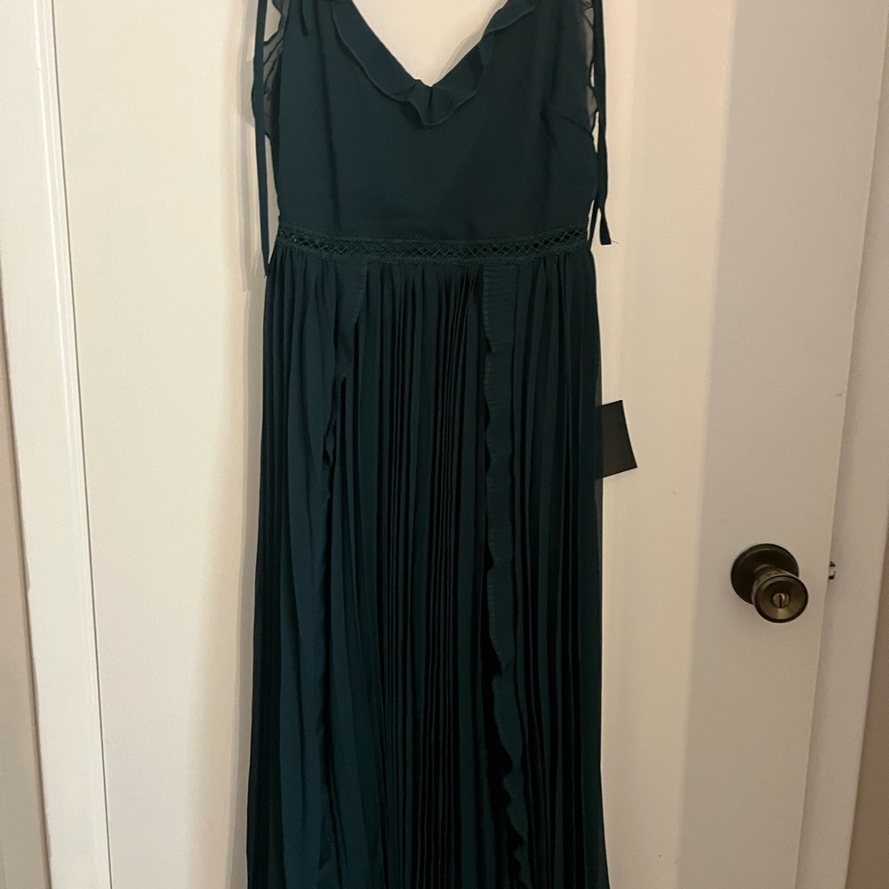 Green Sleeveless Dress